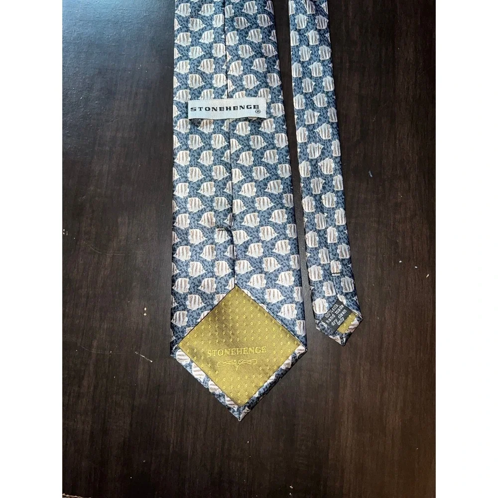 Stonehenge Tie Silk‎ Blue w/ brown/yellow fish